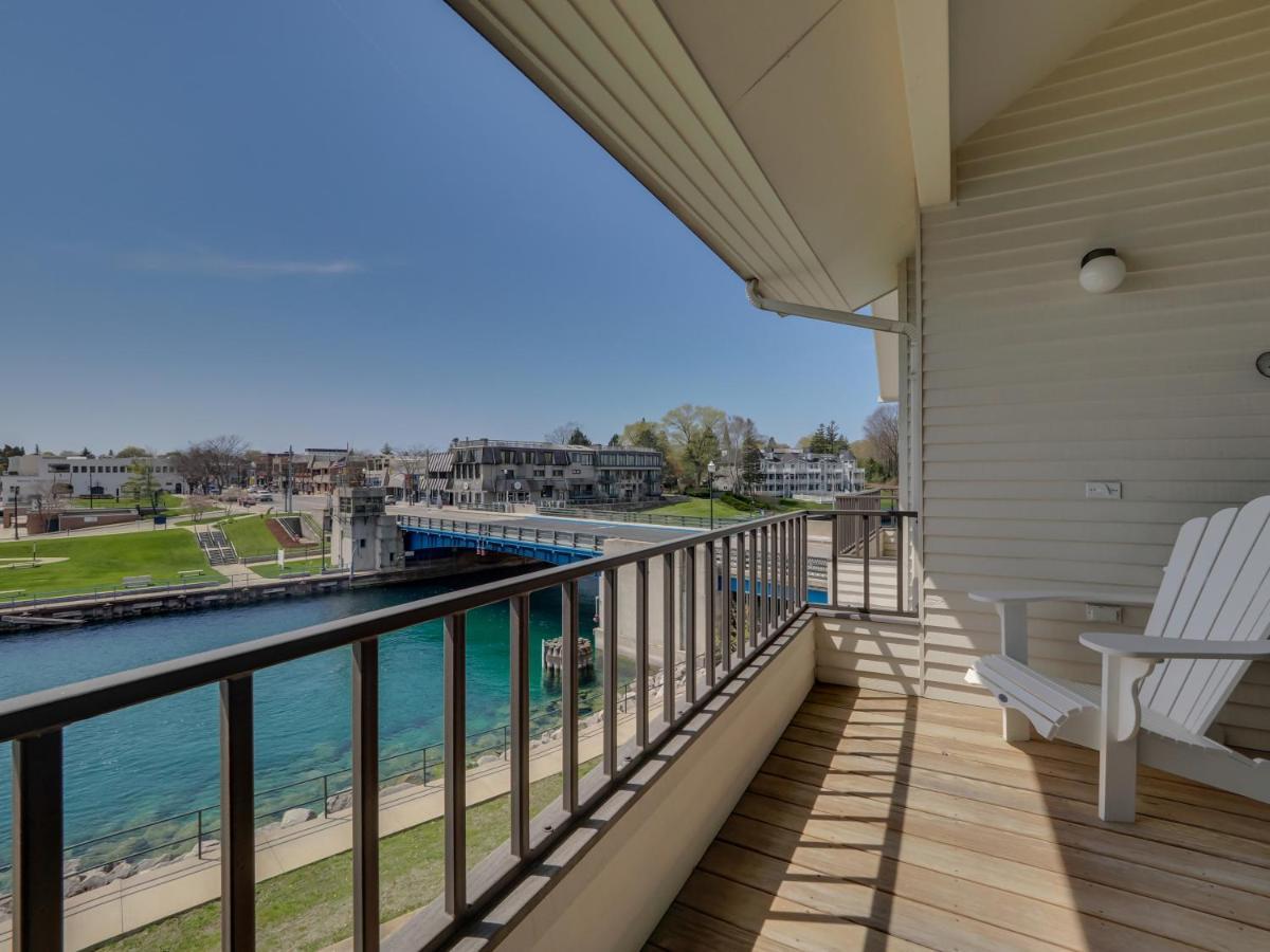 359 Edgewater Inn Charlevoix Kültér fotó